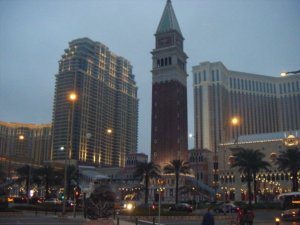 Look at this picture and tell me it doesn't look like Vegas. Tell me that's not the spitting image of the Venetian in Las Vegas.