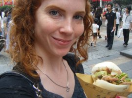 Street food rarely failed to bring a smile to my face. This trend really needs to catch on more in the US.