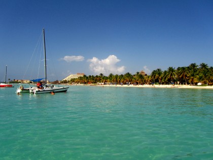 How perfect is this picture of the Cancun water? Photo courtesy of: Adam Jones-Kelley.
